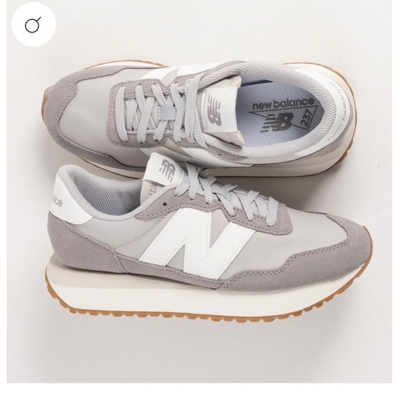 NEW BALANCE 237 Sneakers Size 8.5 Grey White NEW Athletic **Missing One Insert